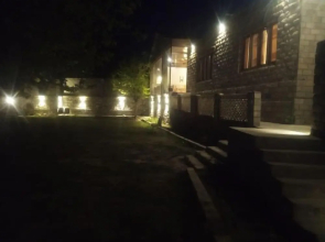 Dumani Inn Hotel And Restaurant