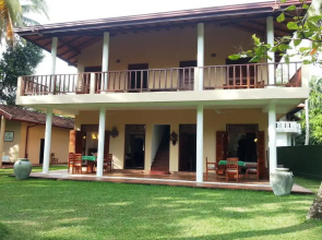 Hettimulla River House
