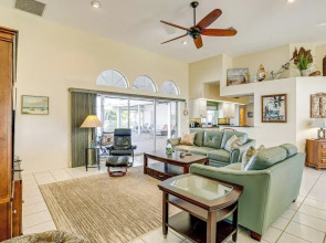 Poolside Bliss & Lake Fun: Florida Getaway!