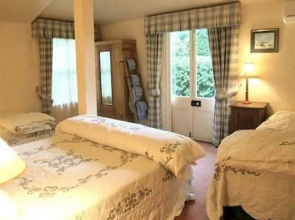 Capers Guesthouse, Barn and Cottage