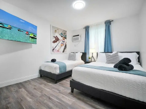28 Guest - 4 Kitchens. Jungle Retreat in Heart Wynwood
