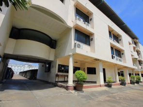 OYO 471 Sunshine Apartment