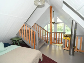 River Time Cabin -time Floats Away!