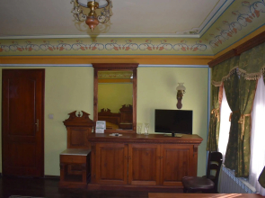 Family Hotel at Renaissance Square