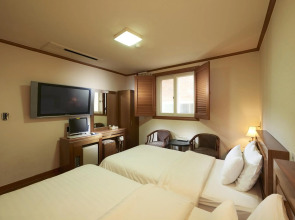 Отель Noble Tourist Hotel Insadong