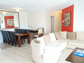 Surfers Hawaiian Apartments