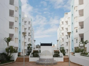 Amplio apartamento a 50m de la playa/Wide and cozy apartment 50m from the beach perfect for families