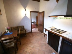 Nice Apartment With Pool and Beautiful Garden