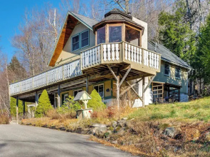 1 Mi to Story Land: Spacious Home w/ Mtn Views!