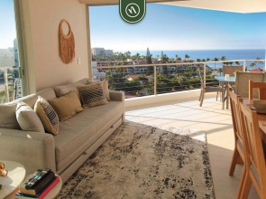Ocean View 2BR Condo - Private Terrace - Beach