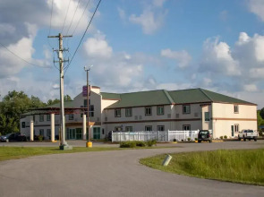 Morgantown Inn & Suites