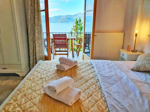 Paleros View Inn