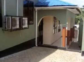 Remodeled beautiful three bedrooms Bungalow
