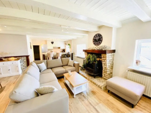 Spacious Holiday Home in Middelkerke near Belgian Coast