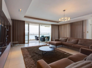 Contemporary, Luxury Apartment With Valletta and Harbour Views