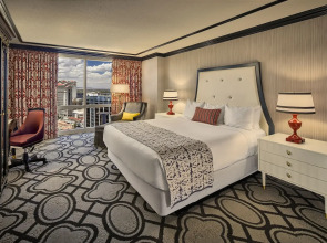 Курорт Paris Las Vegas Resort & Casino