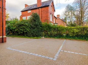 Hilltop Serviced Apartments - Stockport