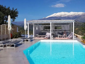 GALINI BREEZE - Full Resort for 8-12 persons - Private Villa and 4 Studios - 2 pools - sea view - garden