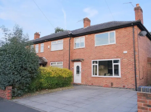 Northway House - Close to M62 and M6