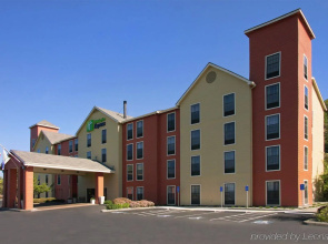 Holiday Inn Express Grants Pass by IHG
