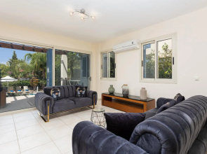 Villa Galina in Neo Chorio