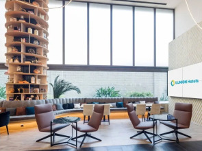 Отель Ilunion Les Corts Spa