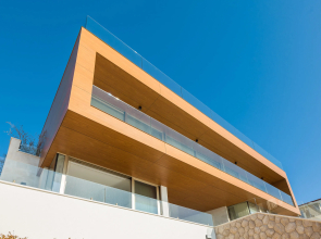 Villa Gloss