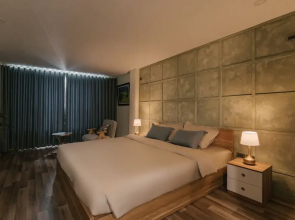Tamundi Homestay Train street view