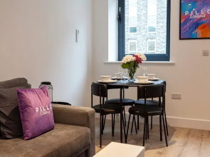 Modern Apartment in Manchester, Sleep 4