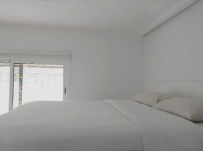 ISLAND 201 Modern & Minimalist Apartments