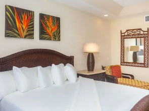Lawson Rock - Angelfish 101 Studio Bedroom Condo by RedAwning