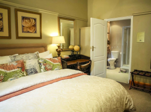 Riverside Lodge