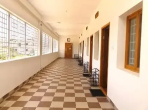 Dee Dee Ladies Hostel