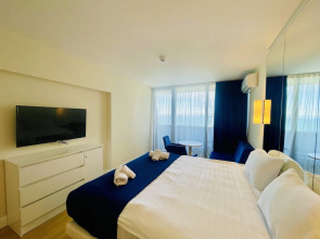 Апартаменты Royal Sea Breeze