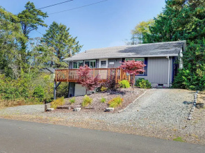 Rockaway Beach House - Walk to Ocean!