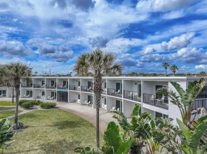 Seahorse Oceanfront Inn