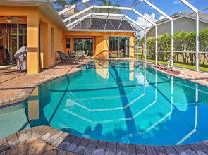 Naples Home w/ Pool, Extended Stays Welcome!