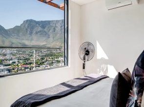 Penthouse w Table Mountain Views Pride View