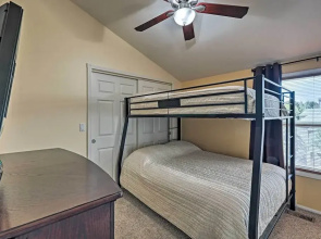 Flagstaff Townhome w/ Deck: Easy Access Downtown!