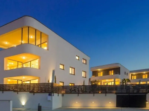 JAZZ at Rova Apartment Lun