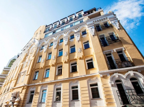 Senator Apartments Maidan