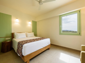 Plioni Villas & Suites