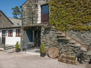 Provincial Holiday Home at Elterwater near River Brathay
