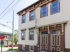 Cozy 3-bdrm in Uptown Saint John w Parking Coffee