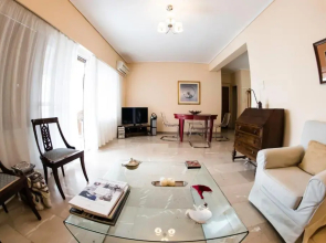 Seafront-Marina apartment