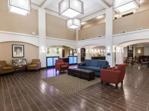 Comfort Inn & Suites Allen Park - Dearborn