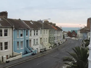 Modern 1bdr Retreat Near Queens Park in Brighton