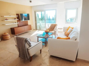 Amathus suite with sea view