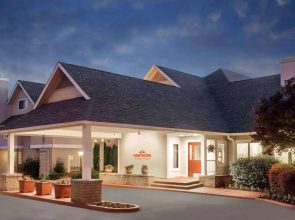 Value Suites Extended Stay - St Louis