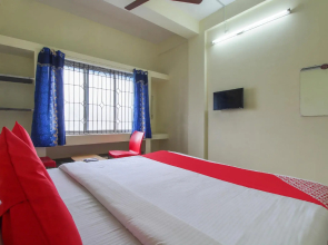 OYO 76215 Royal Residency